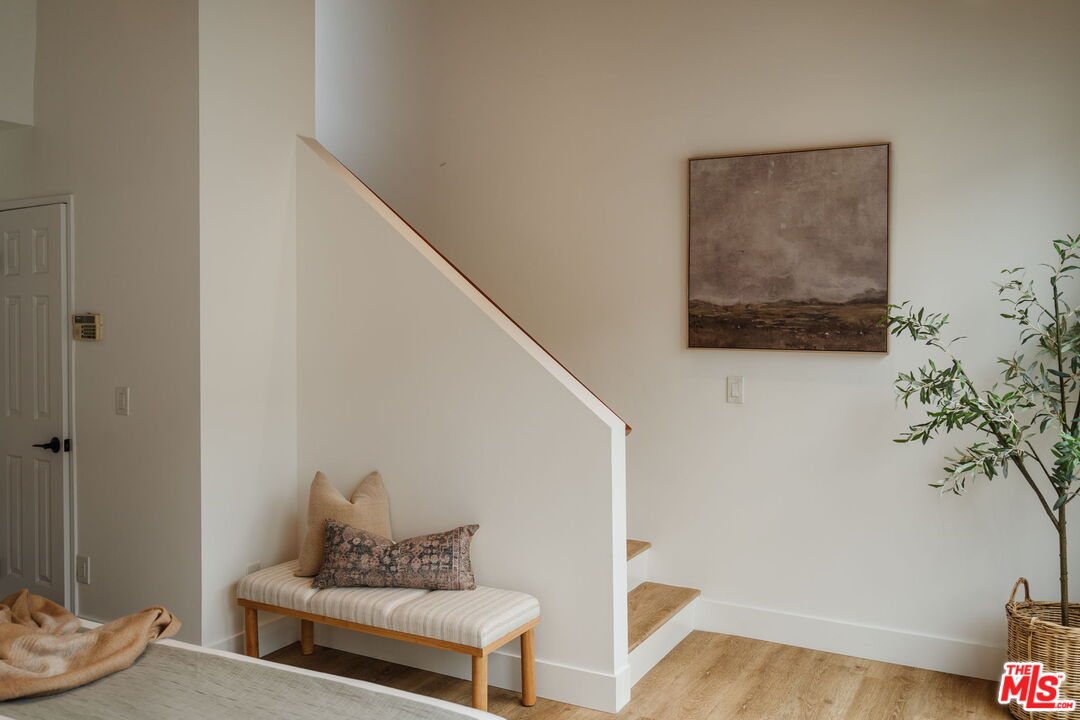 913 Euclid St Unit: 5
