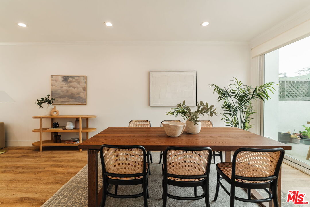 913 Euclid St Unit: 5