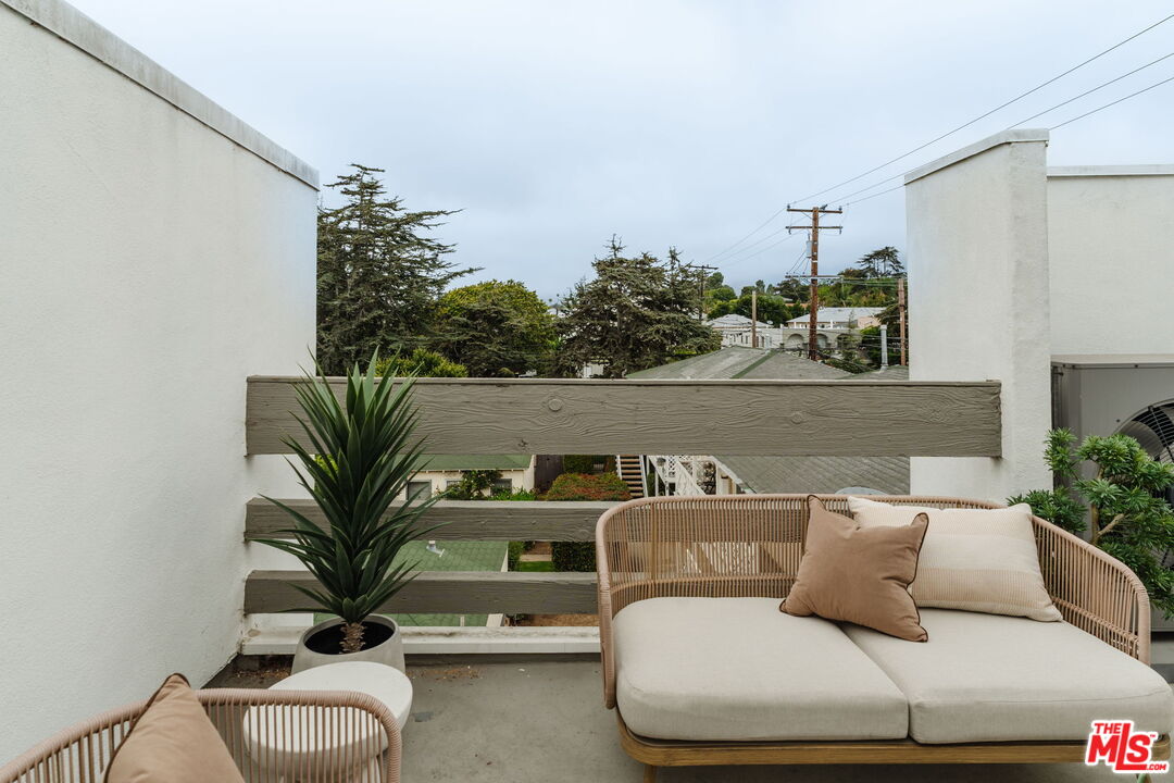 913 Euclid St Unit: 5