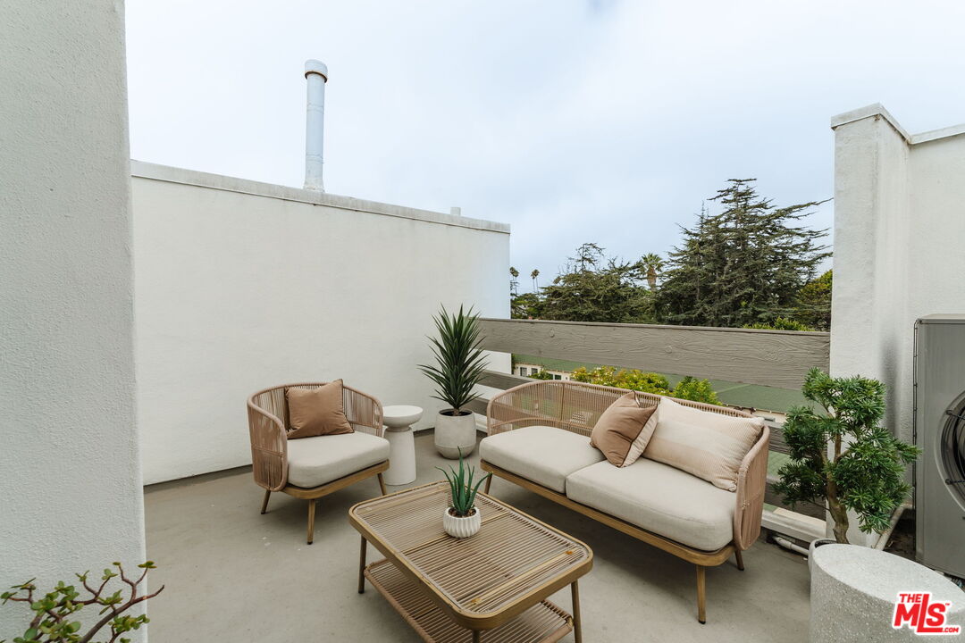 913 Euclid St Unit: 5