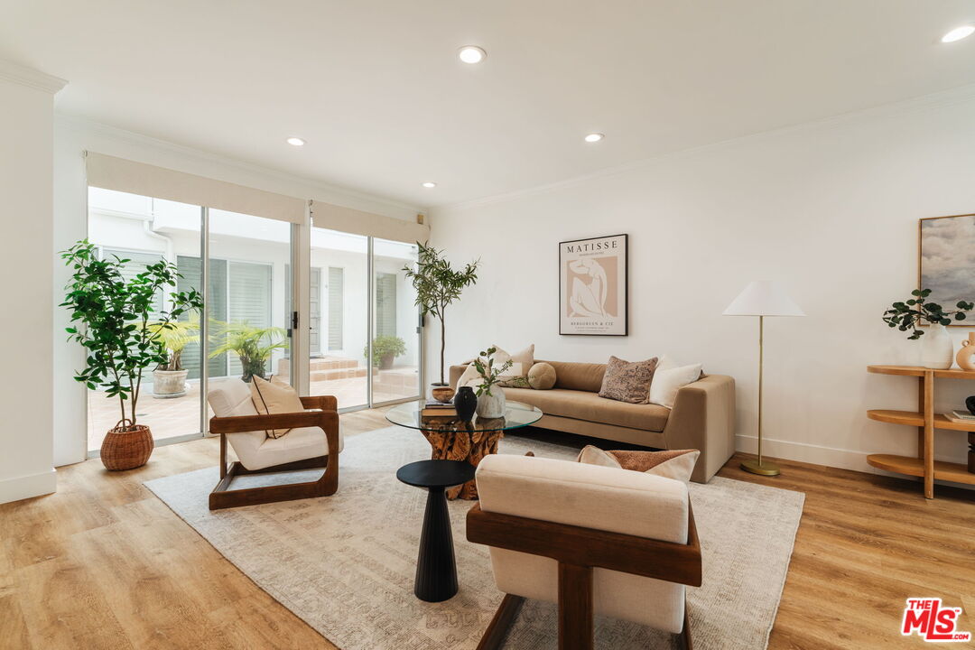 913 Euclid St Unit: 5