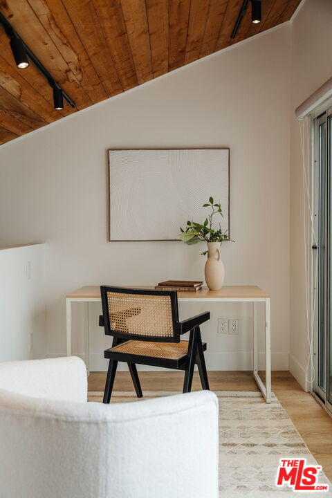 913 Euclid St Unit: 5