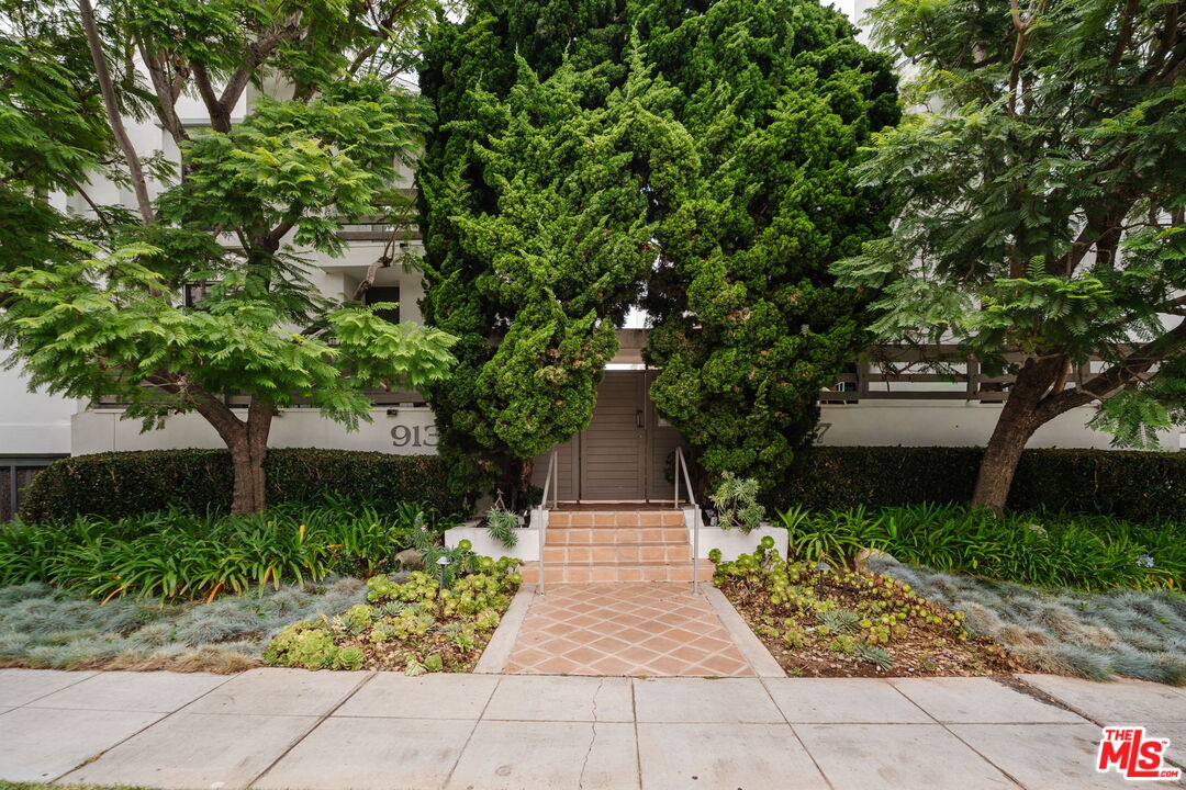 913 Euclid St Unit: 5