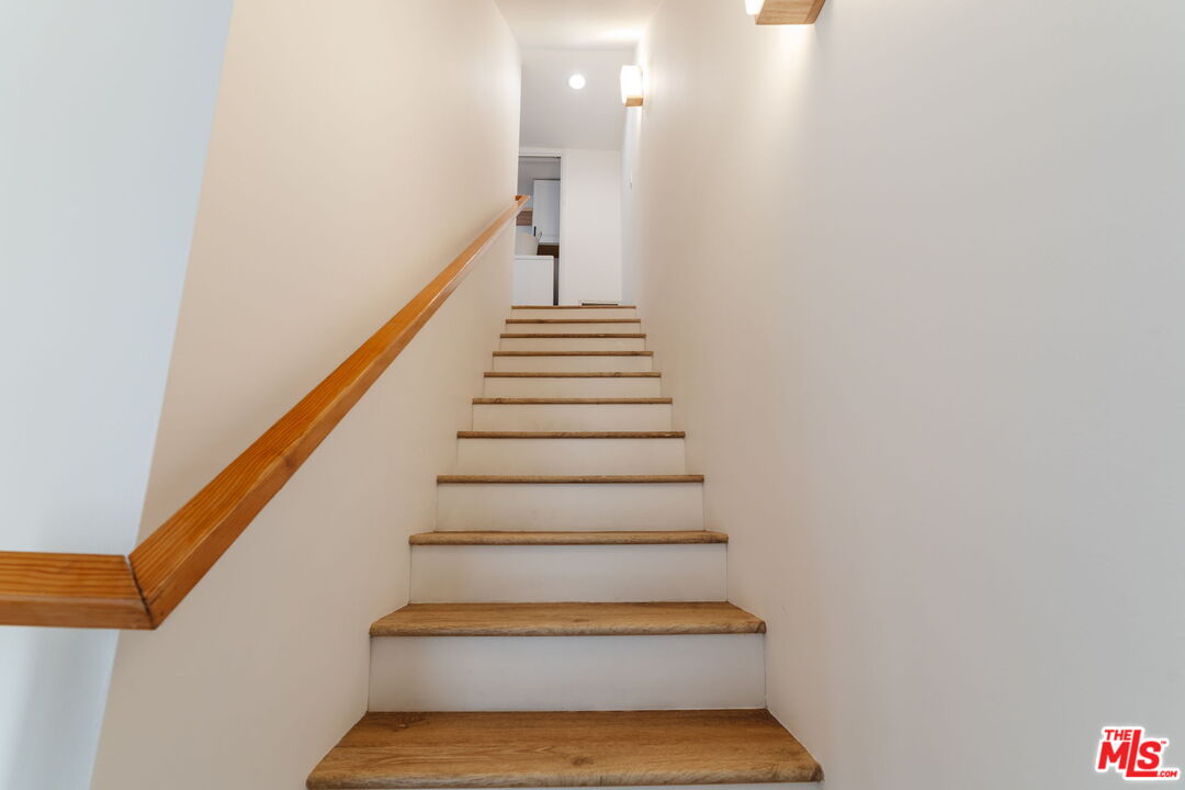 913 Euclid St Unit: 5