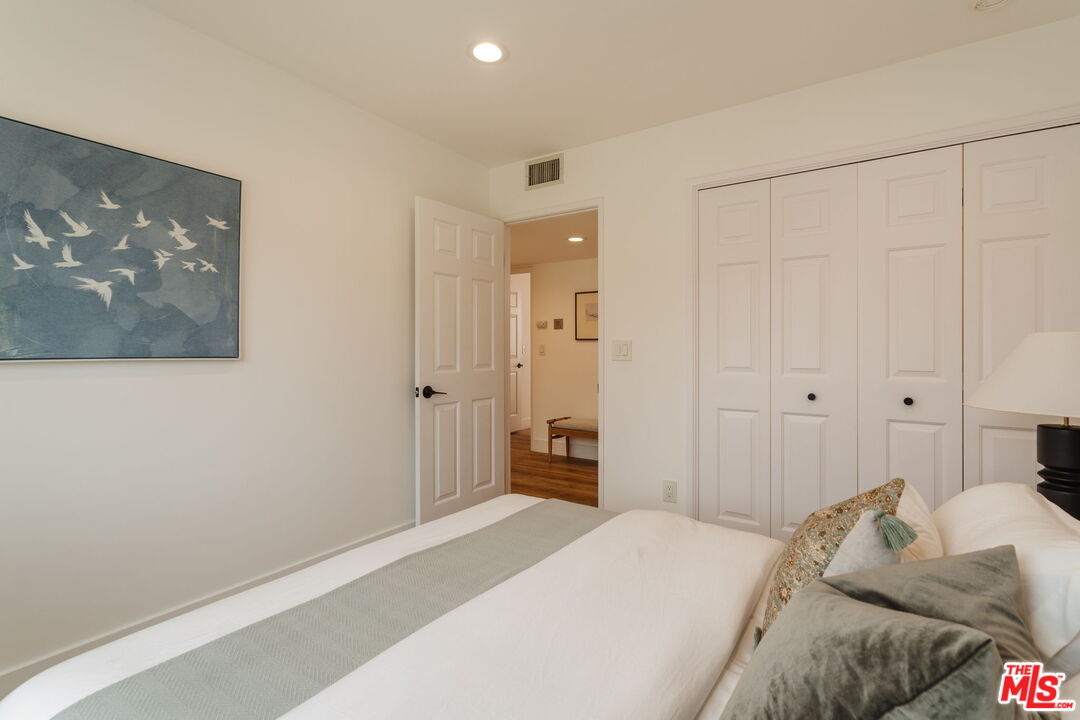 913 Euclid St Unit: 5