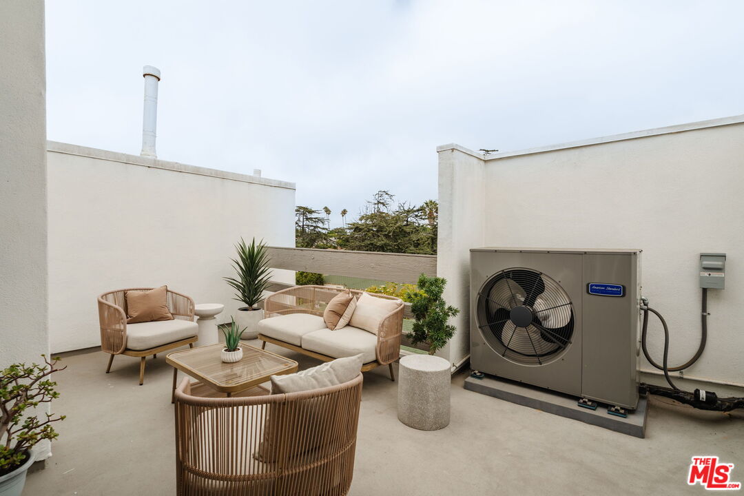 913 Euclid St Unit: 5