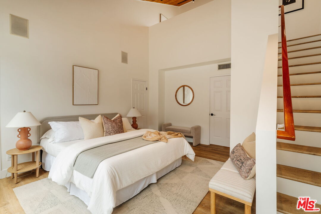913 Euclid St Unit: 5