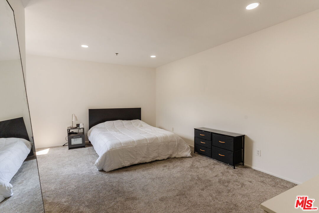 1731 Barry Ave Unit: 214