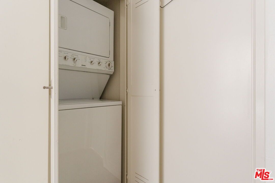 1731 Barry Ave Unit: 214