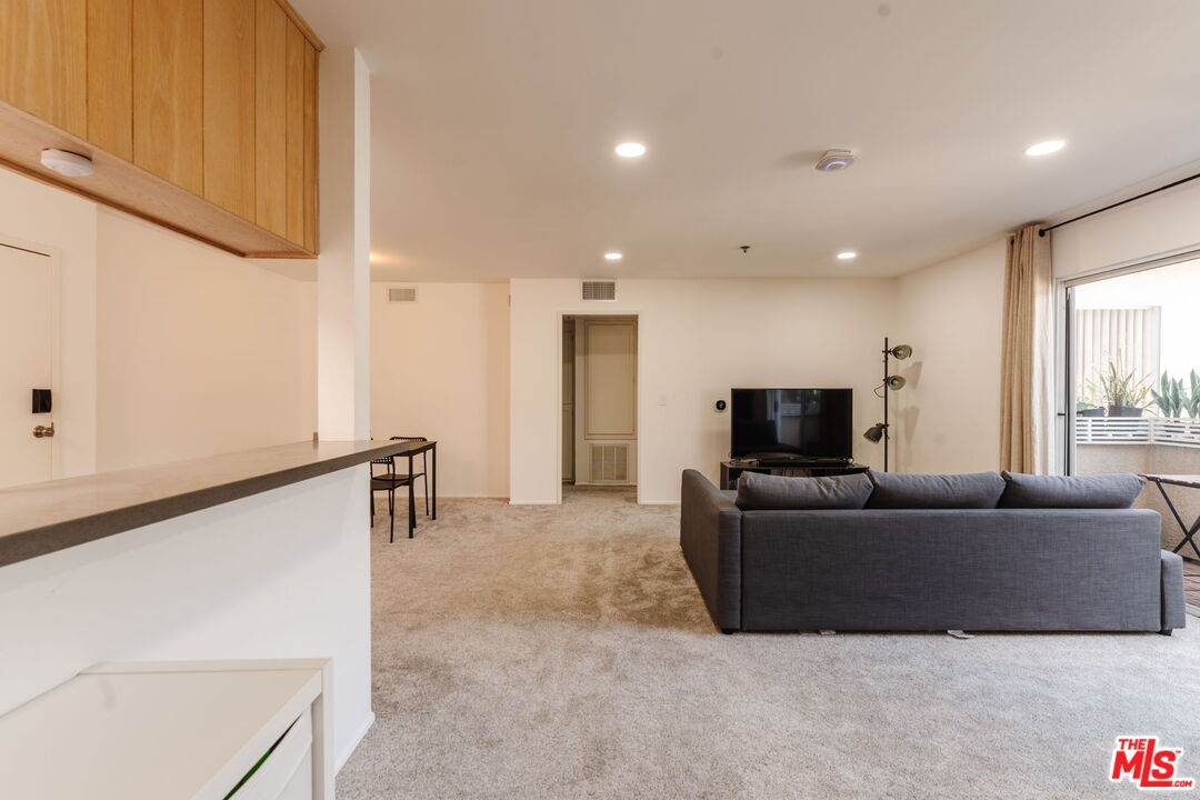1731 Barry Ave Unit: 214