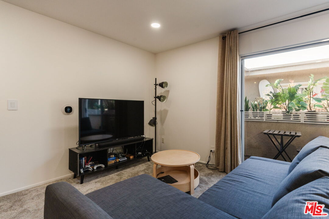 1731 Barry Ave Unit: 214