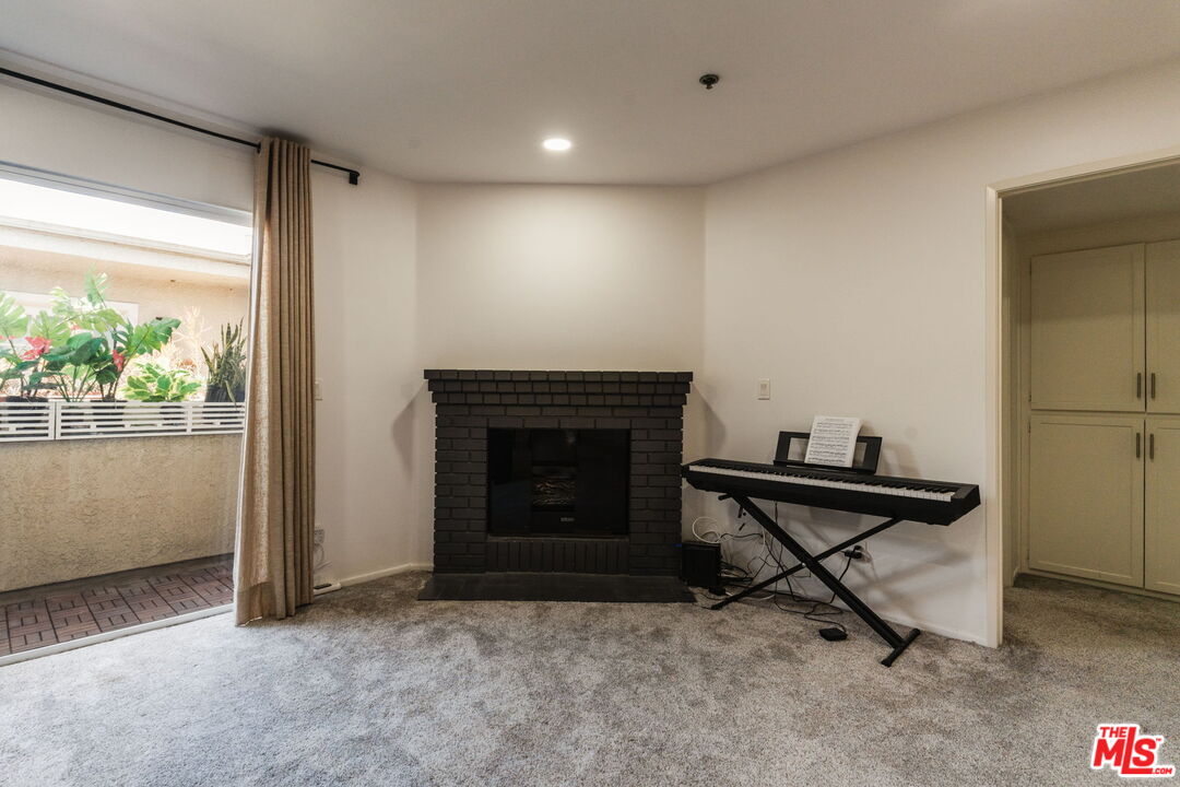 1731 Barry Ave Unit: 214