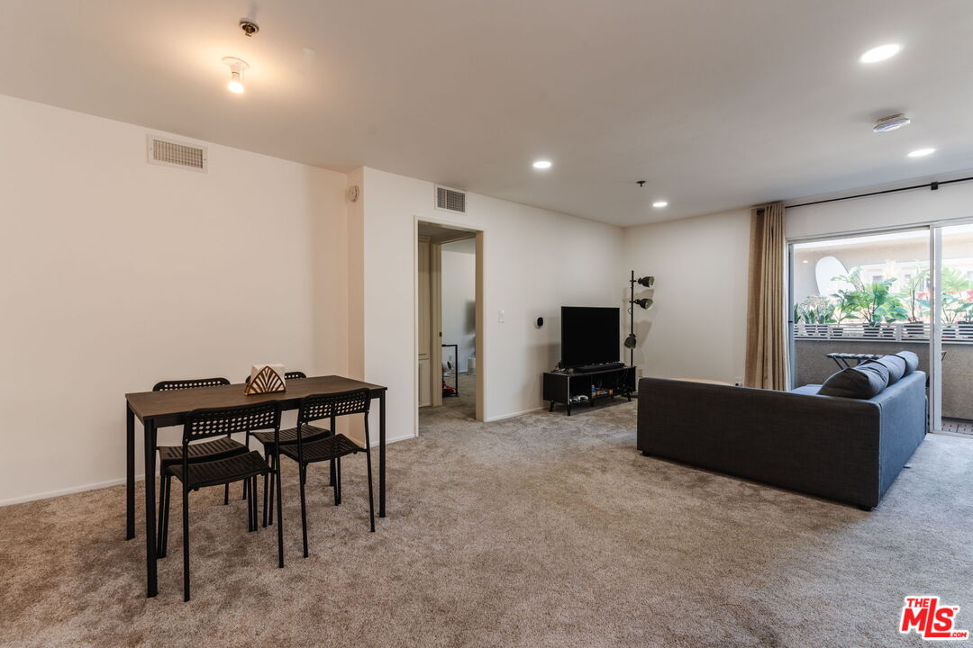 1731 Barry Ave Unit: 214