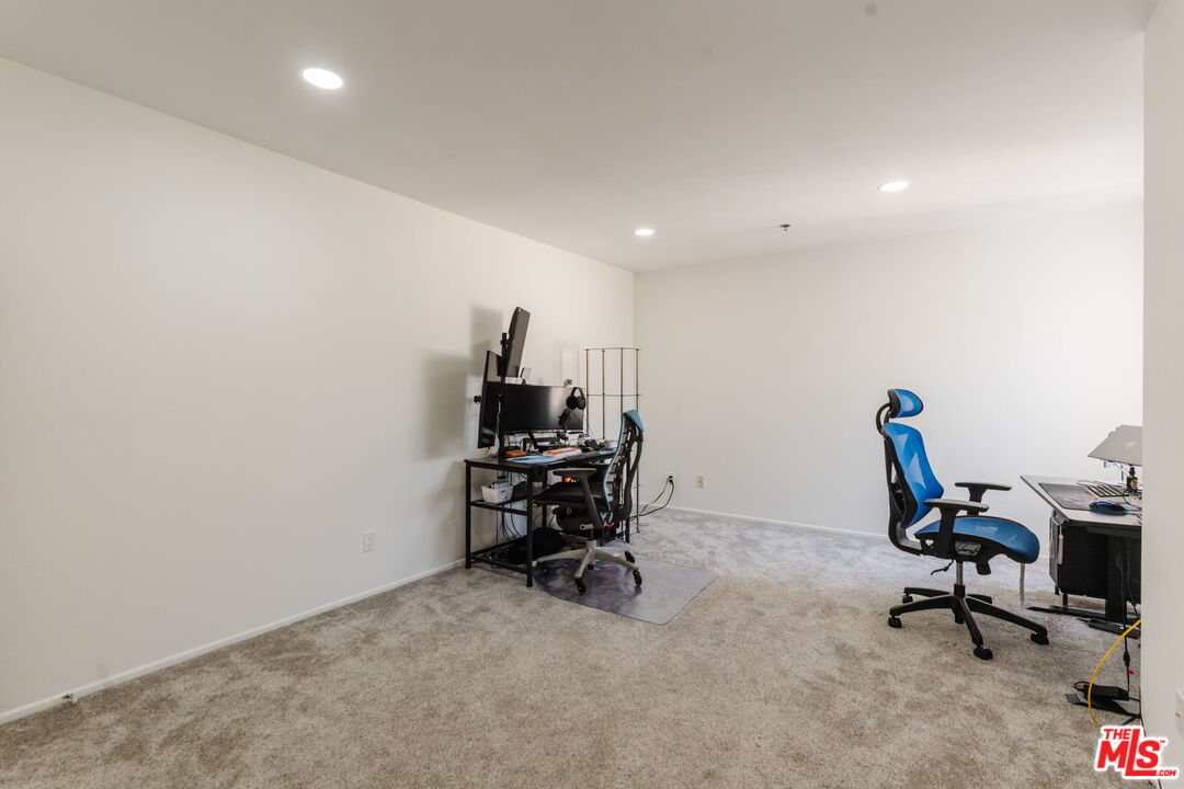 1731 Barry Ave Unit: 214