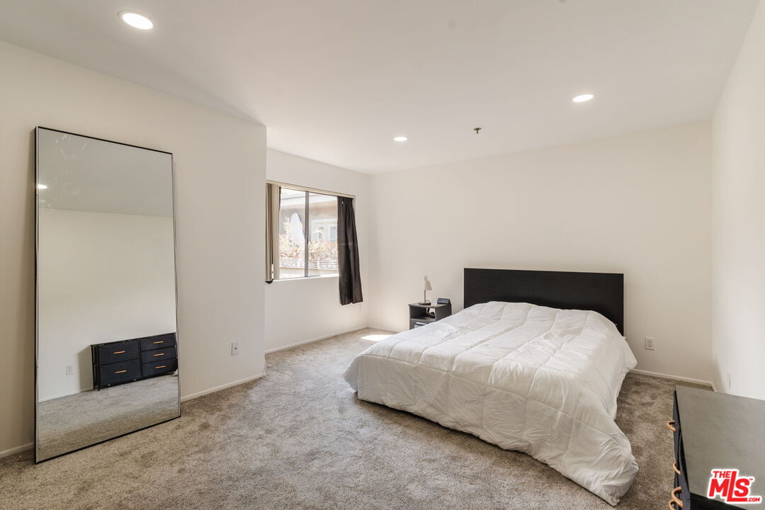 1731 Barry Ave Unit: 214