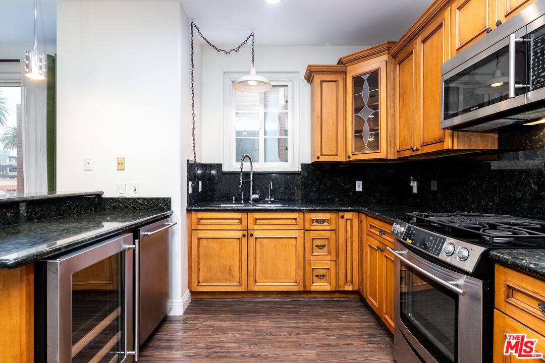 117 N Gale Dr Unit: 306