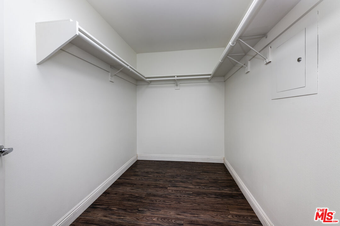 117 N Gale Dr Unit: 306