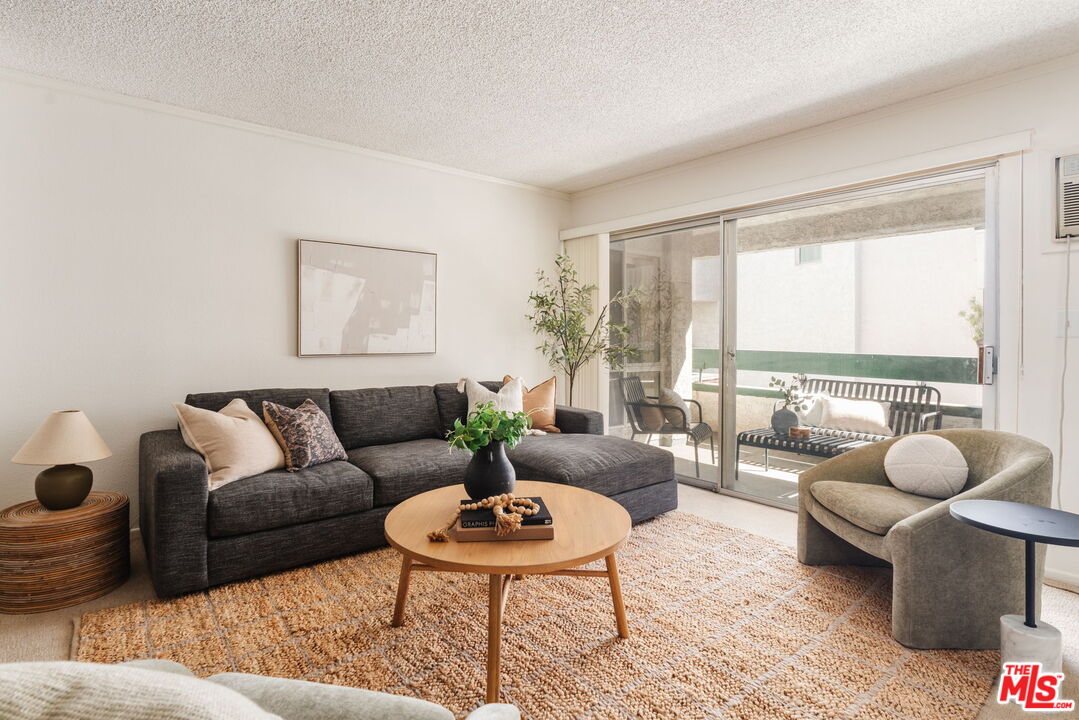 355 S Los Robles Ave Unit: 210