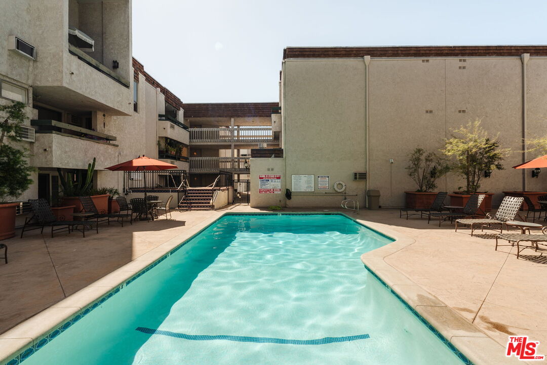355 S Los Robles Ave Unit: 210