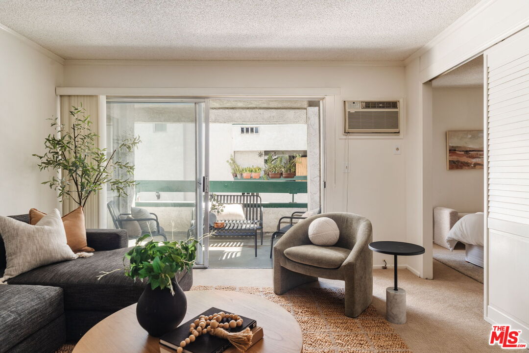 355 S Los Robles Ave Unit: 210