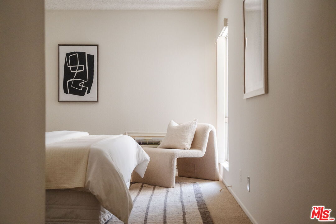 355 S Los Robles Ave Unit: 210