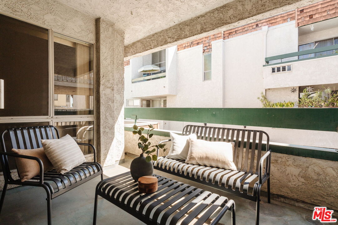 355 S Los Robles Ave Unit: 210
