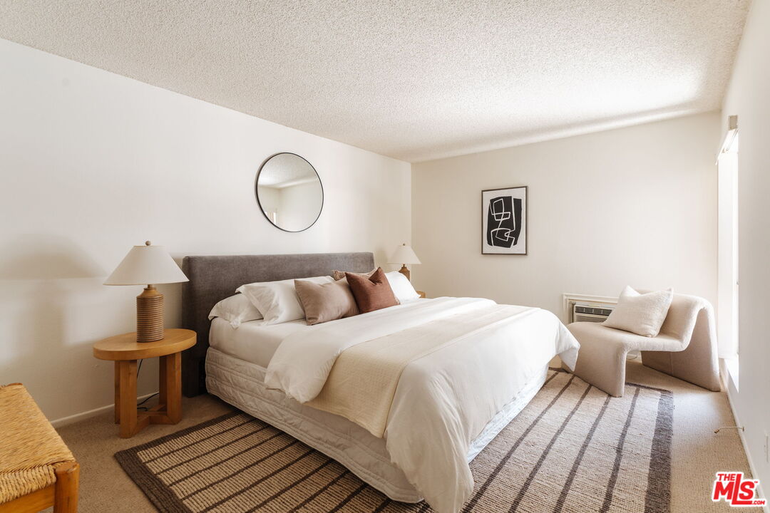 355 S Los Robles Ave Unit: 210