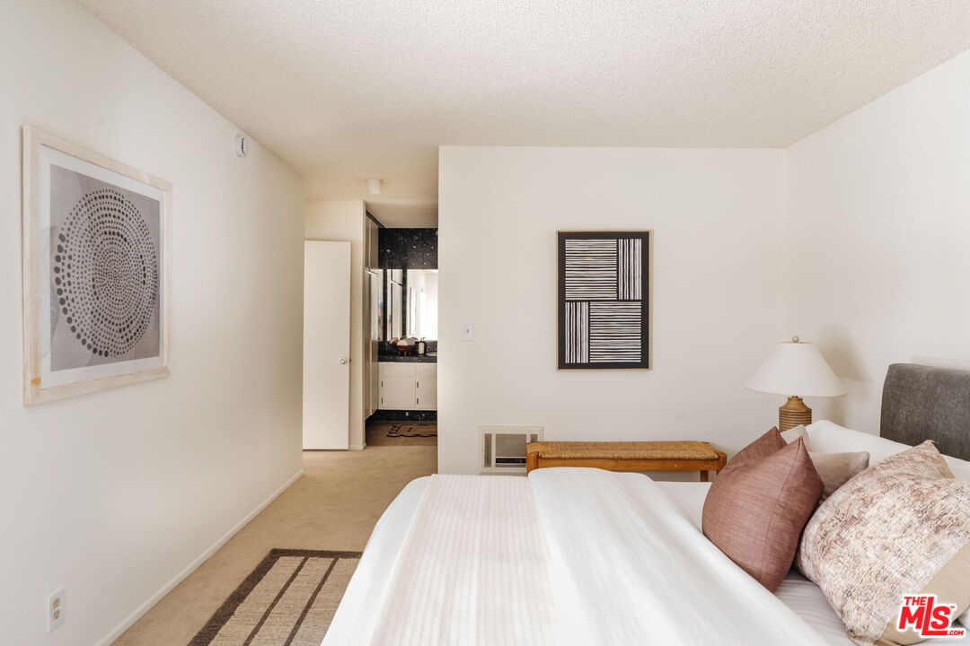 355 S Los Robles Ave Unit: 210