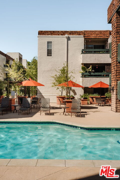 355 S Los Robles Ave Unit: 210