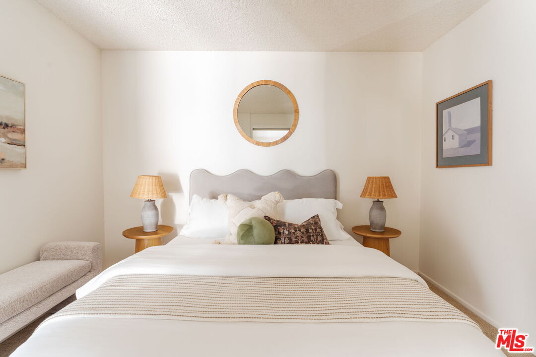 355 S Los Robles Ave Unit: 210