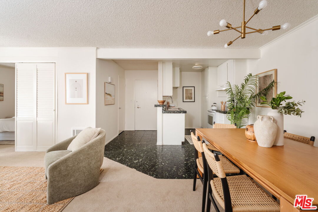 355 S Los Robles Ave Unit: 210
