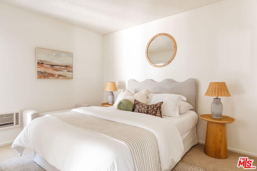 355 S Los Robles Ave Unit: 210