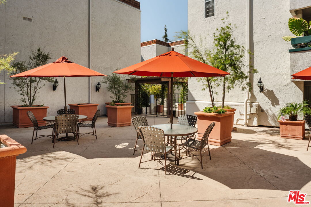 355 S Los Robles Ave Unit: 210