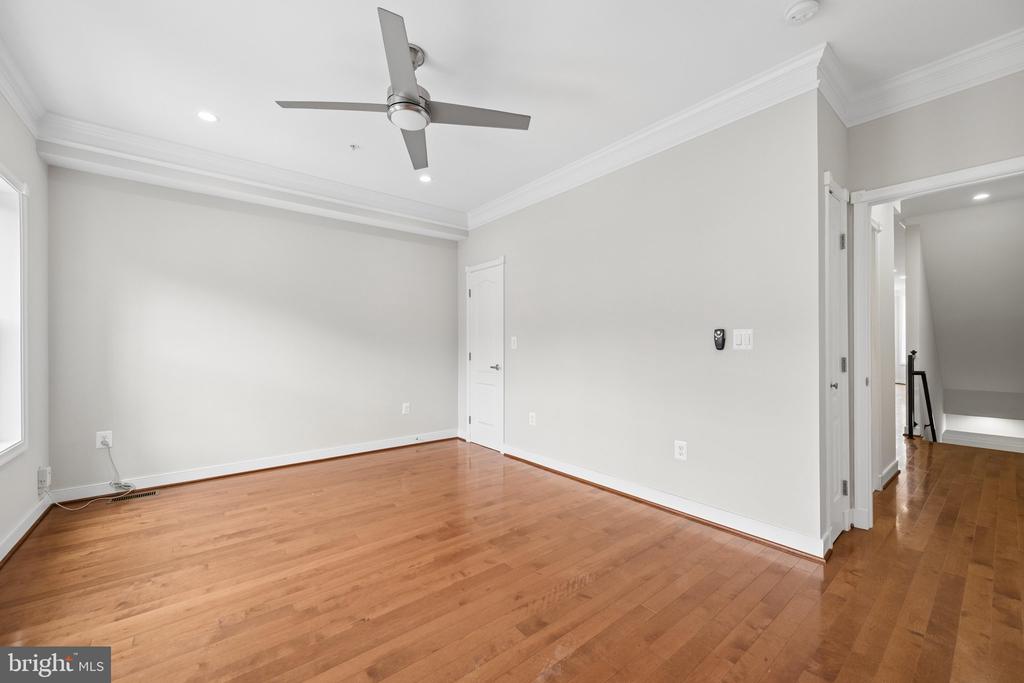 59 R STREET NE 1