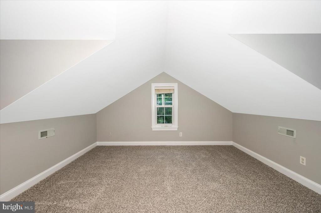 1552 DENNIS ROAD