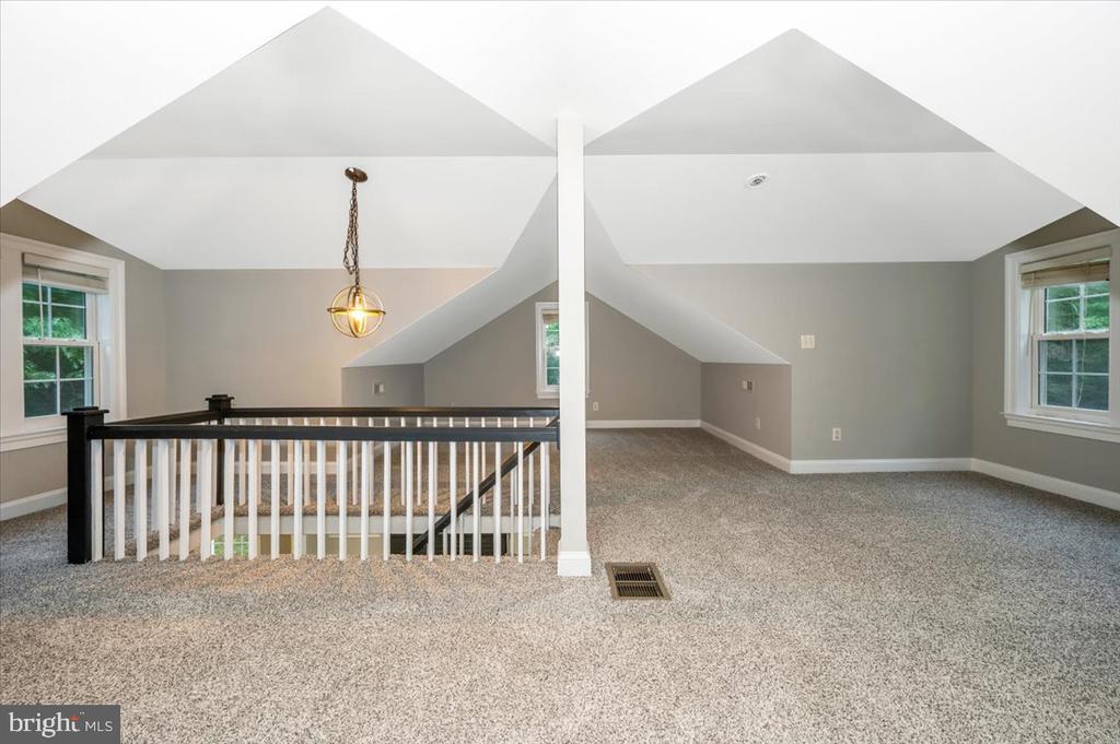 1552 DENNIS ROAD