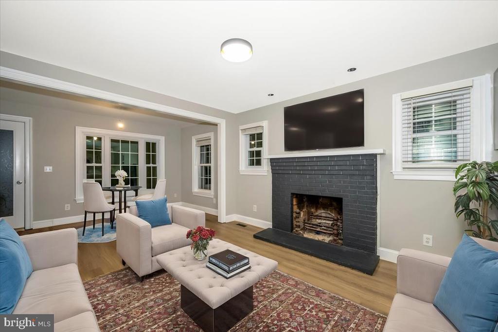 1552 DENNIS ROAD