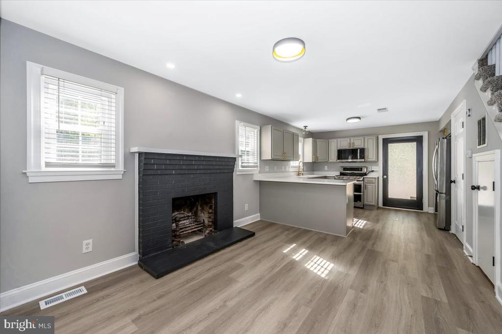 1552 DENNIS ROAD