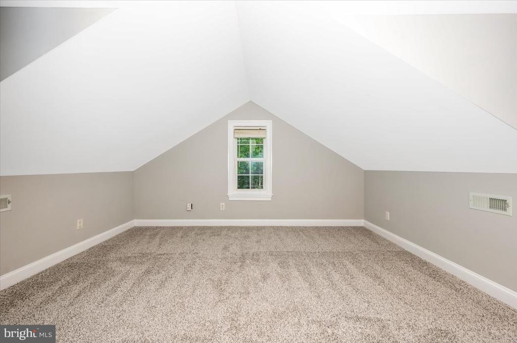 1552 DENNIS ROAD