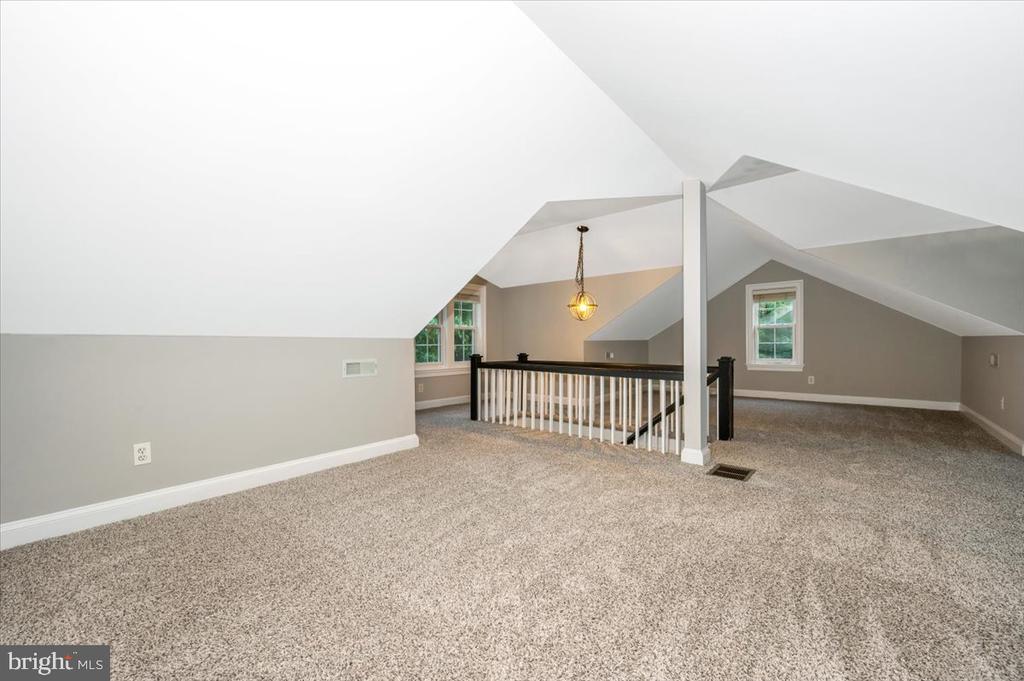 1552 DENNIS ROAD