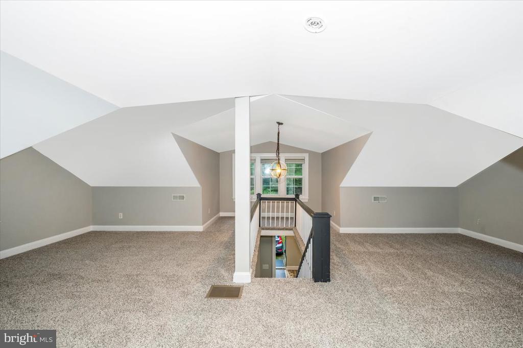 1552 DENNIS ROAD