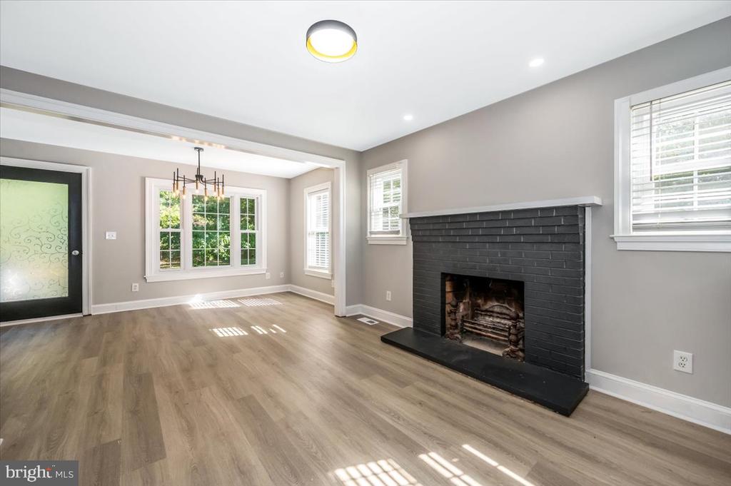 1552 DENNIS ROAD