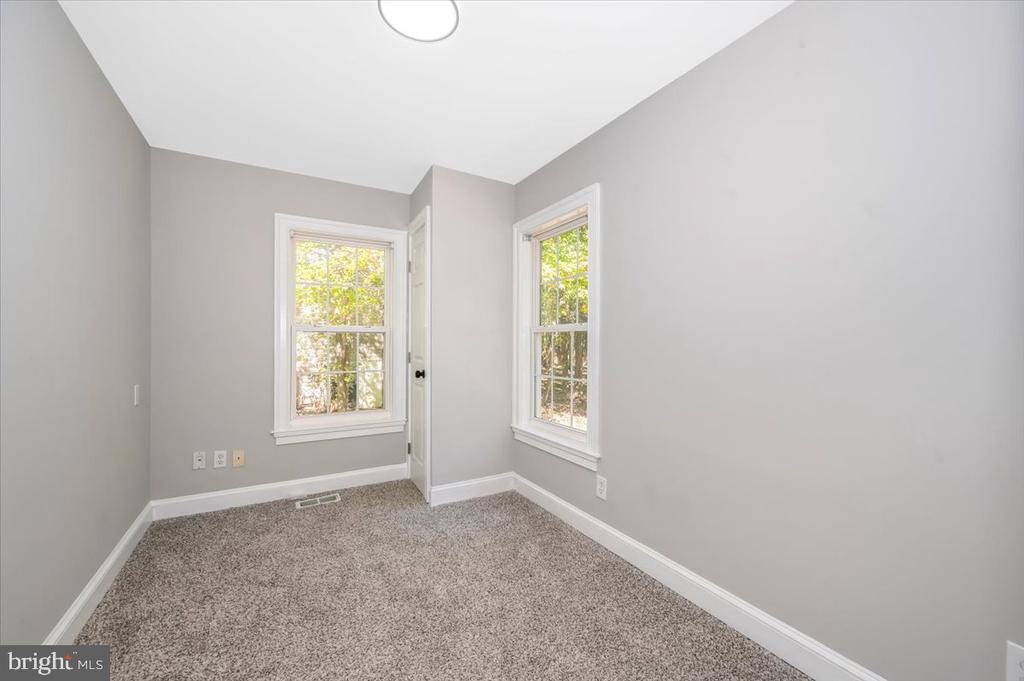 1552 DENNIS ROAD