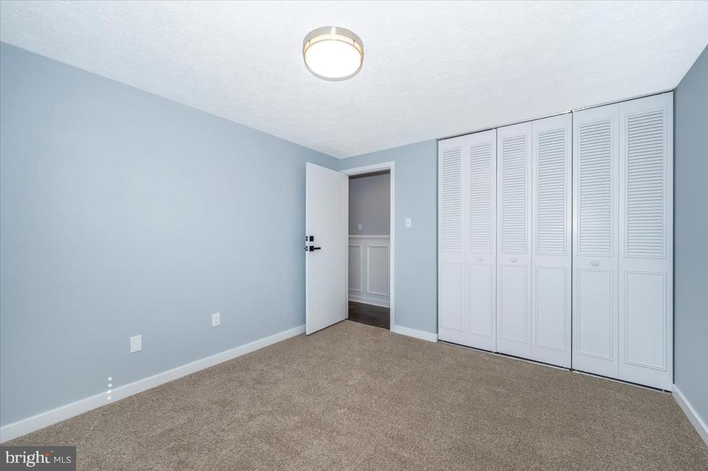 7 RUSSET COURT