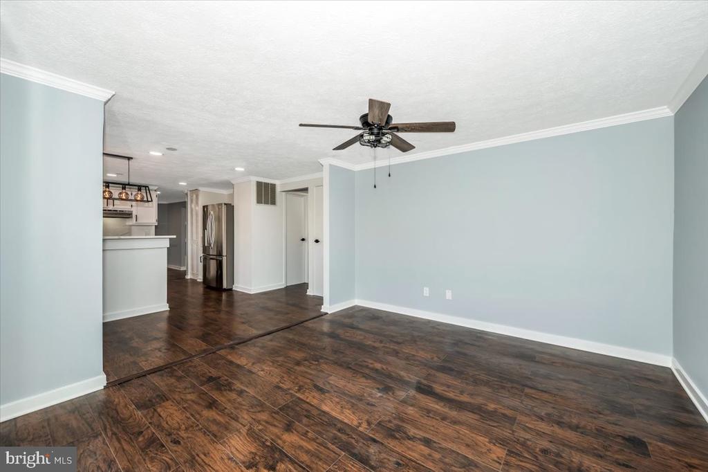 7 RUSSET COURT