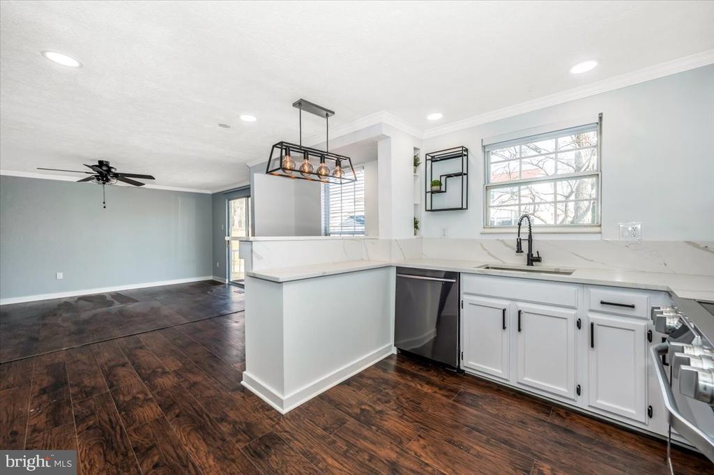7 RUSSET COURT