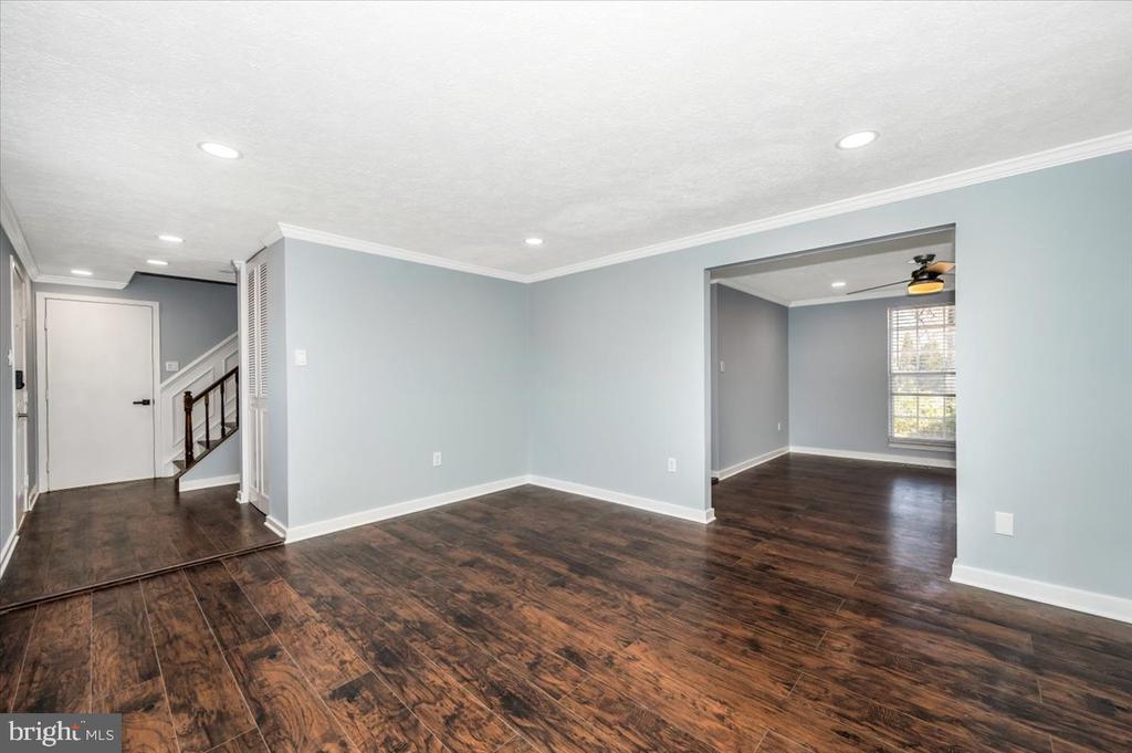 7 RUSSET COURT