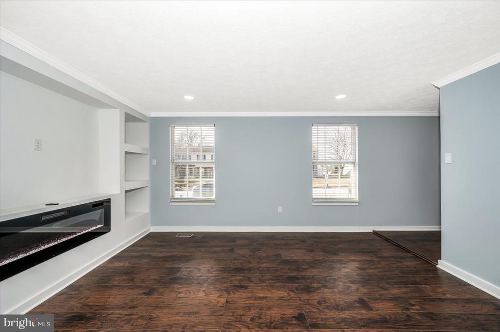7 RUSSET COURT