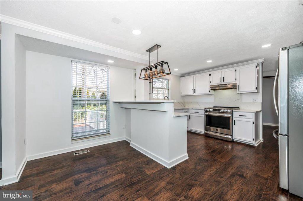 7 RUSSET COURT
