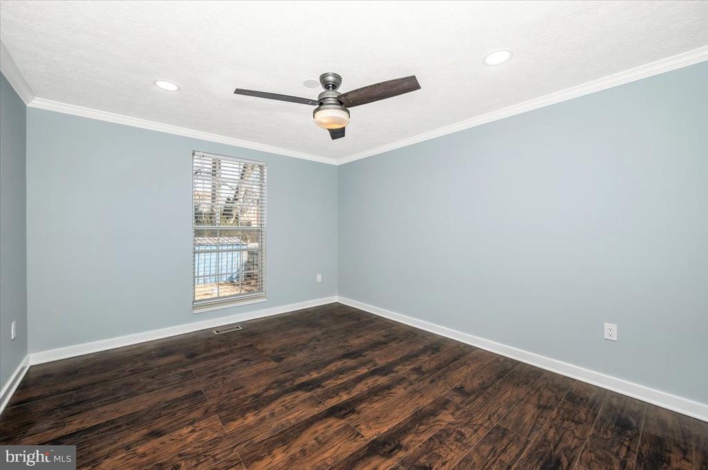 7 RUSSET COURT